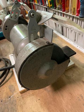 Matchless Werkbankslijpmachine - Gebruikt beschikbaar voor biedingen