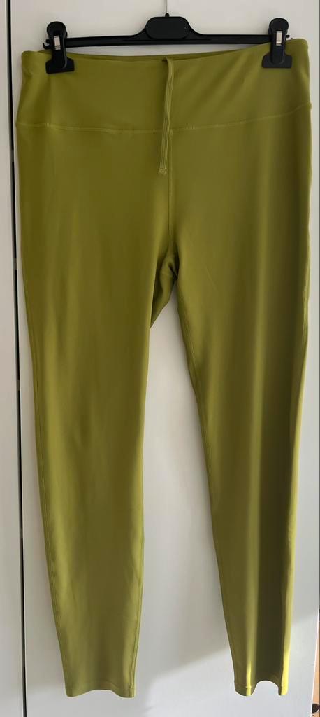 Hema sportlegging maat L, grasgroen, Kleding | Dames, Sportkleding, Zo goed als nieuw, Fitness of Aerobics, Maat 42/44 (L), Zwart