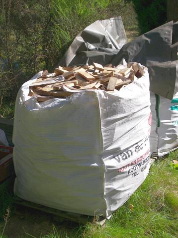 Haardhout, kleine stukjes hout, goed droog, KIJK NU! beschikbaar voor biedingen