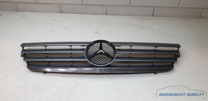 Mercedes CL203 W203 sportcoupe grille grijs metallic A203880, Auto-onderdelen, Carrosserie en Plaatwerk, Mercedes-Benz, Gebruikt
