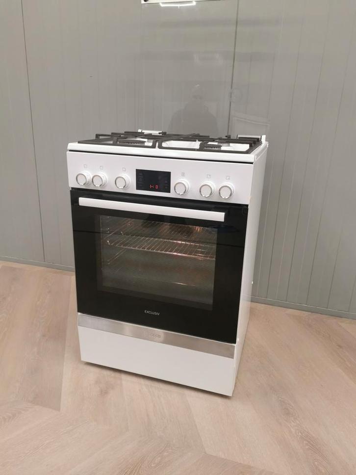 Bosch Exclusiv 4 pits Gasfornuis zo goed als nieuw!!!, Witgoed en Apparatuur, Fornuizen, Zo goed als nieuw, Vrijstaand, Gas, 4 kookzones