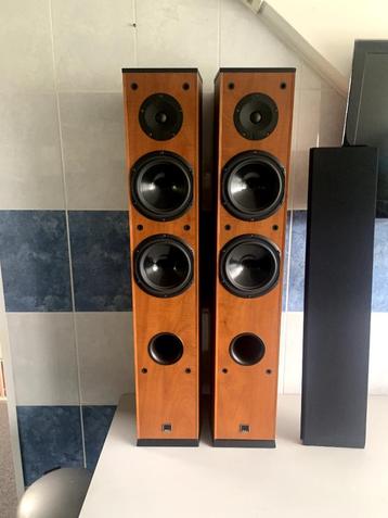 DALI SUITE 2.5 LUIDSPREKERS 250 WATTS 4 OHM ( HIGH END )  beschikbaar voor biedingen