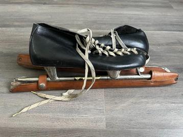 Schaatsen van wereldkampioen Henk van der Grift - 1935 beschikbaar voor biedingen