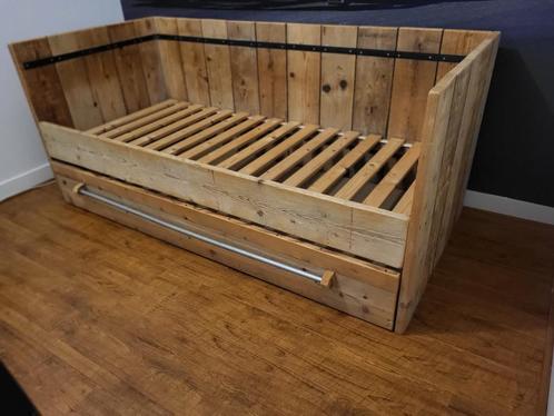 Stoer steigerhout bed en bureau, Huis en Inrichting, Slaapkamer | Bedden, Zo goed als nieuw, Eenpersoons, 90 cm, 200 cm, Hout