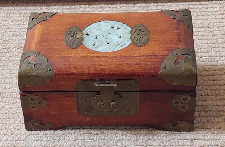 Vintage chinees houten juwelendoosje met messing details, Antiek en Kunst, Antiek | Woonaccessoires, Ophalen of Verzenden