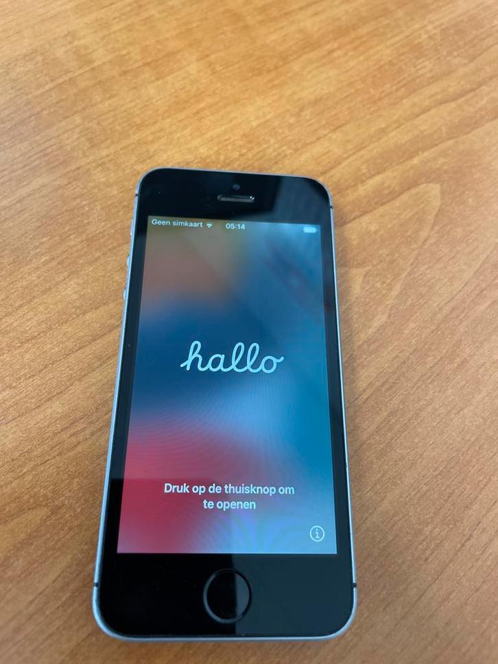 iPhone SE - Zilver, Telecommunicatie, Mobiele telefoons | Apple iPhone, Gebruikt, 32 GB, Zonder abonnement, Zonder simlock, iPhone SE (2016)