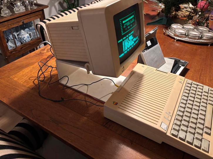 Apple IIc Vintage Computer (1984) met Monitor, Computers en Software, Vintage Computers, Ophalen
