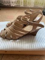 Dames schoenen maat 37/4, Kleding | Dames, Schoenen, Schoenen met lage hakken, Beige, Ophalen of Verzenden, Zo goed als nieuw