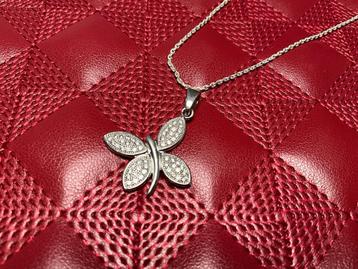 Ketting met vlinderhanger - elegant en sprankelend, zilveren beschikbaar voor biedingen