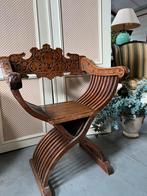 Unieke antieke Savonarola stoel met houtsnijwerk, Antiek en Kunst, Antiek | Meubels | Stoelen en Banken, Ophalen of Verzenden