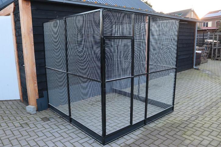 Nieuwe zwarte volière 204 x 206 x 202 L x D x H Nieuw!, Dieren en Toebehoren, Vogels | Hokken en Kooien, Nieuw, Volière, Aluminium