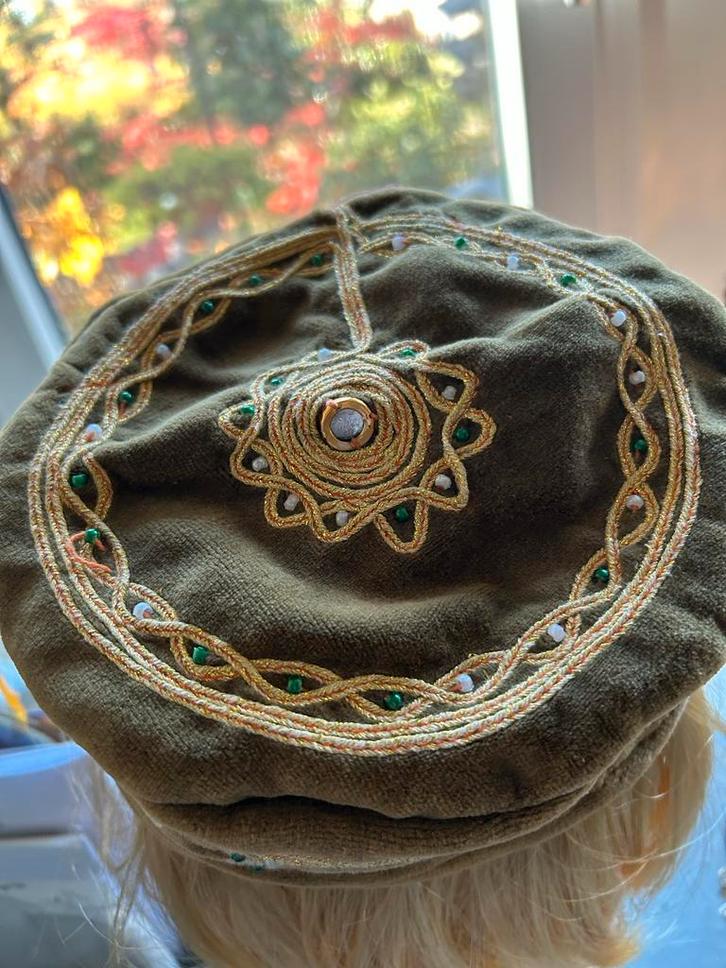 Een Tubeteika of tübätäy, traditioneel Azie hoofddeksel, Antiek en Kunst, Curiosa en Brocante, Ophalen of Verzenden