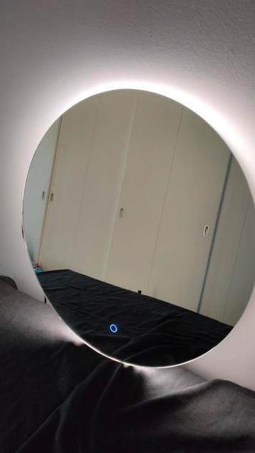 Ronde Badkamer Spiegel LED Verlichting & Verwarming beschikbaar voor biedingen