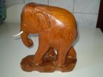 Mooie uit hout gesneden olifant.  22 x 24 cm.   Vintage, Ophalen of Verzenden, Zo goed als nieuw, Houtsnijwerk