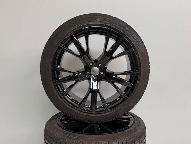 Originele 22 inch Audi SQ8 winterset Zwart Pirelli banden, Auto-onderdelen, Banden en Velgen, Banden en Velgen, Winterbanden, Overige maten