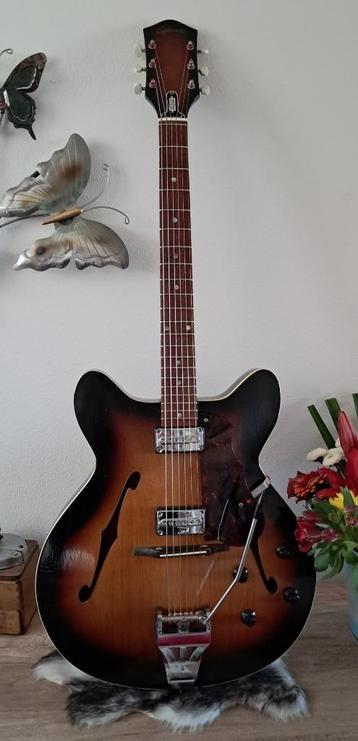 Princess hollow body, thin line gitaar uit de jaren `60 beschikbaar voor biedingen