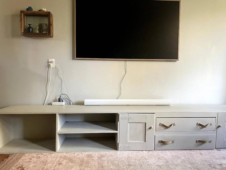 3m lowboard TV kast van hout / industrieel design met leder, Huis en Inrichting, Kasten | Televisiemeubels, Zo goed als nieuw
