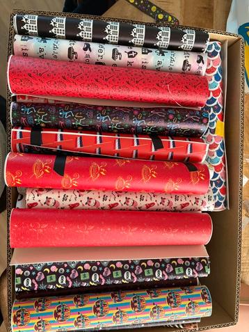 Hobby leer voor strikken en tasjes maken beschikbaar voor biedingen