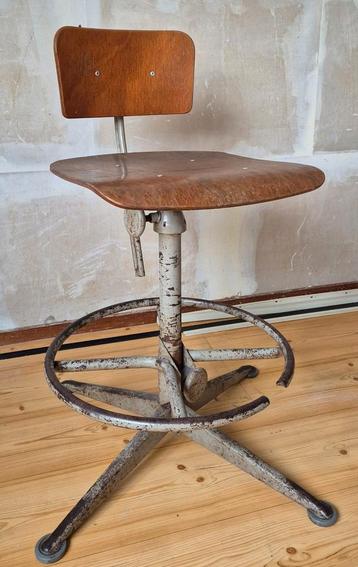 Architectenstoel Ahrend de Cirkel (Friso Kramer) (tot 10-11) beschikbaar voor biedingen