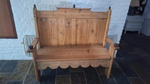 Houten (kerk)bank met armleuningen, Antiek en Kunst, Antiek | Meubels | Stoelen en Banken, Ophalen