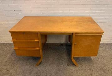 Bureau EB04 Berken serie van Cees Braakman Pastoe jaren 50. beschikbaar voor biedingen