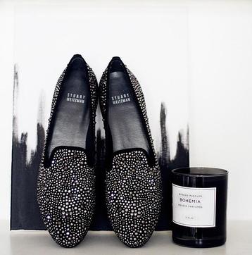 Zwarte suède Stuart Weitzman instappers met studs. beschikbaar voor biedingen