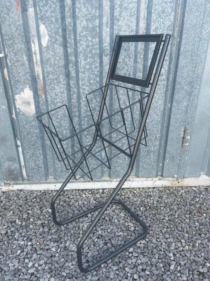 presentatierek - display verkoopmand folders tijdschriften, Huis en Inrichting, Woonaccessoires | Krantenbakken en Lectuurbakken