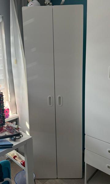 2x Ikea kinder kleding kast wit en netjes 