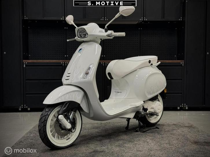 Vespa Sprint All White / Justin Bieber Nieuw! 0KM Brom 45km, Fietsen en Brommers, Scooters | Vespa, Gebruikt, Overige modellen
