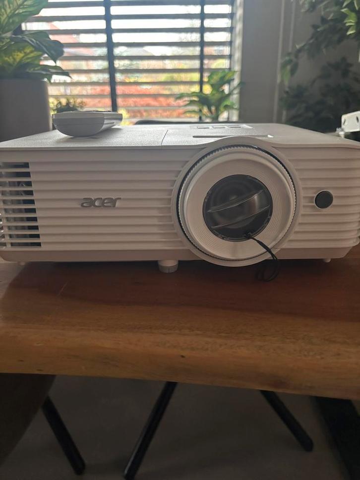 Acer 4k DLP beamer D4K2002, Audio, Tv en Foto, Beamers, Zo goed als nieuw, DLP, Ultra HD (4K), Ophalen