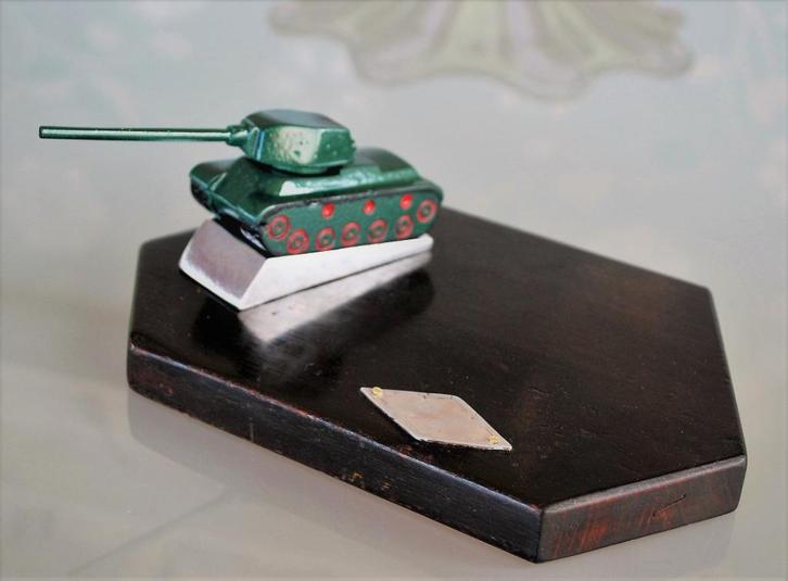 Tank T-34 WW2 1940 - 1945 Bureau Ornament Ere Geschenk, Antiek en Kunst, Curiosa en Brocante, Ophalen of Verzenden