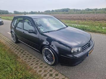 Volkswagen Golf 2.3 V5 170pk 2003 Zwart beschikbaar voor biedingen