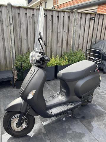 AGM VX50 scooter – 2017– slechts 2.835 km – zeer nette staat beschikbaar voor biedingen