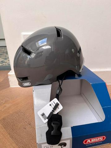 Fietshelm kids ABUS beschikbaar voor biedingen