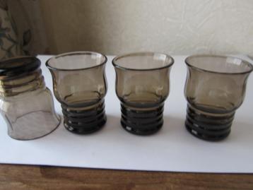 Vier verrerie Doyen fumi glas borrelglaasjes - jaren 30  beschikbaar voor biedingen