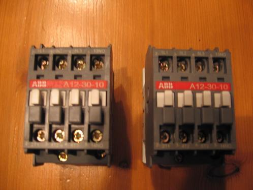 ABB magneetschakelaar A12-30-10 en A12-30-01 relais., Hobby en Vrije tijd, Elektronica-componenten, Gebruikt, Verzenden