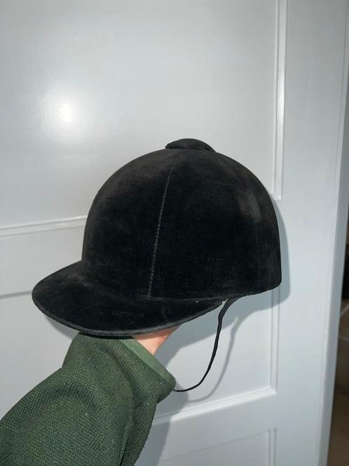 Fluwelen paardrijcap xs & m, Dieren en Toebehoren, Paardrijkleding, Zo goed als nieuw, Cap, Dressuur, Ophalen of Verzenden
