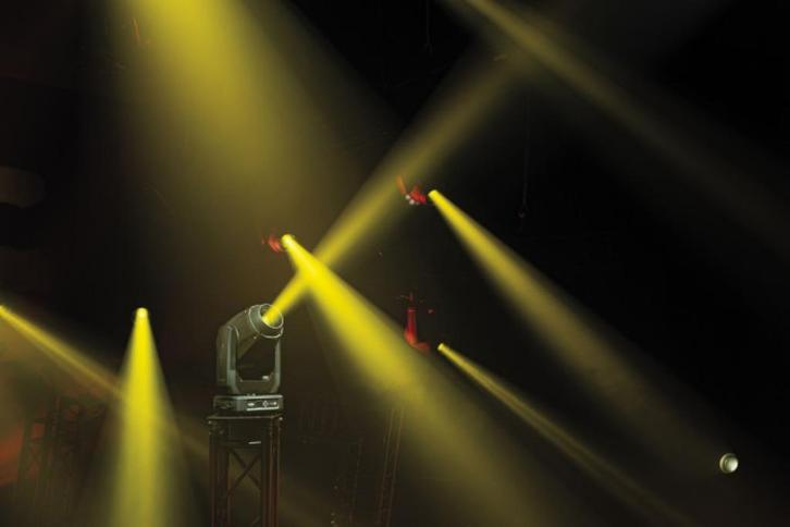 Pakket pakker! 4x Showtec Phantom 12R Hybrid 300W Hybride, Muziek en Instrumenten, Licht en Laser, Nieuw, Licht, Geluidgestuurd
