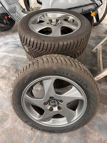 Volvo C30 Winterset 16 inch - Vredestein Snowtrac 3 beschikbaar voor biedingen