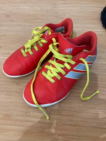 Voetbalschoenen zaal maat 30 Messi beschikbaar voor biedingen
