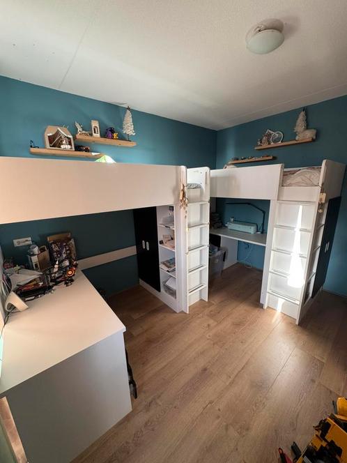 2x Ikea hoogslapers + bureau’s  SMÅSTAD 2 voor €100!, Kinderen en Baby's, Kinderkamer | Stapelbedden en Hoogslapers, Gebruikt