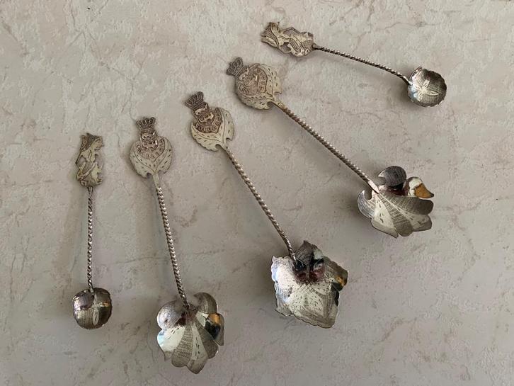 Diverse zilveren theelepels Soerabaia:, Antiek en Kunst, Antiek | Bestek, Ophalen of Verzenden