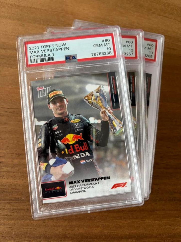 Max Verstappen 2021 Formule 1 F1 FIA World Champions PSA 10, Verzamelen, Automerken, Motoren en Formule 1, Nieuw, Formule 1, Ophalen of Verzenden