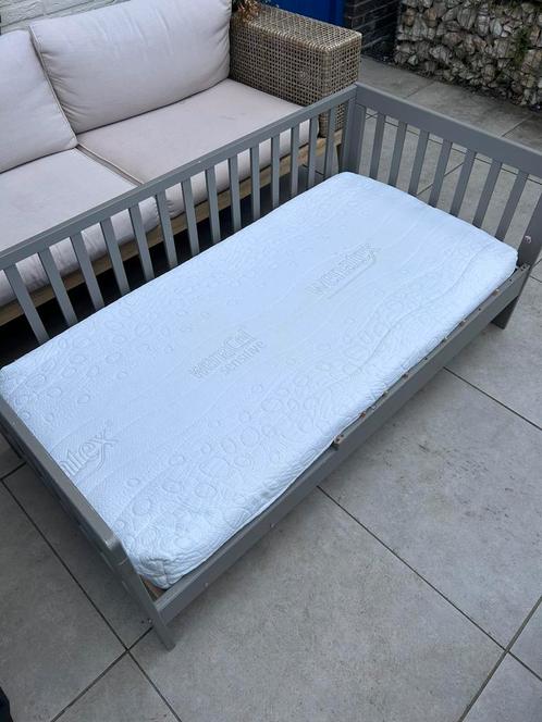 Gratis Peuterbed Petit Amelie incl matras, Huis en Inrichting, Slaapkamer | Matrassen en Bedbodems, Gebruikt, Overige maten, Eenpersoons