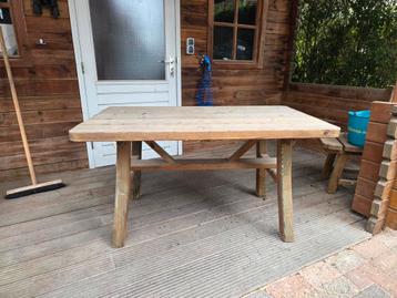 Mooie degelijke tuin tafel met 4 stoelen beschikbaar voor biedingen
