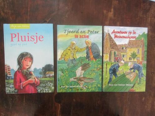 Arja van Velzen 3x Tjeerd Peter Meinemahoeve/Pluisje, Boeken, Kinderboeken | Jeugd | onder 10 jaar, Zo goed als nieuw, Ophalen of Verzenden