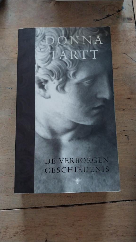 Donna Tartt - De verborgen geschiedenis, Ophalen of Verzenden, Zo goed als nieuw, Donna Tartt
