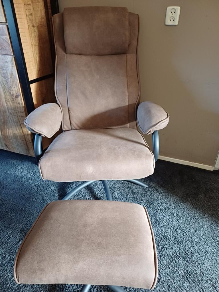 Comfortabele  relax stoel met voetenbank, Huis en Inrichting, Gebruikt, Minder dan 75 cm, Ophalen of Verzenden, 50 tot 75 cm