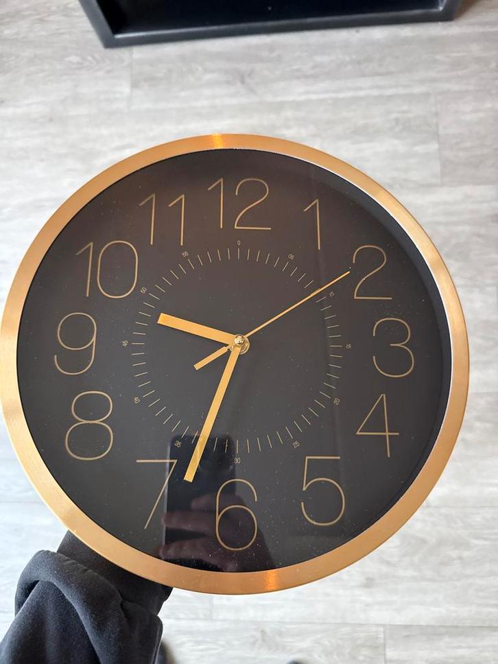 Moderne Wandklok - 29,5 cm Diameter, Huis en Inrichting, Woonaccessoires | Klokken, Nieuw, Wandklok, Analoog, Ophalen of Verzenden