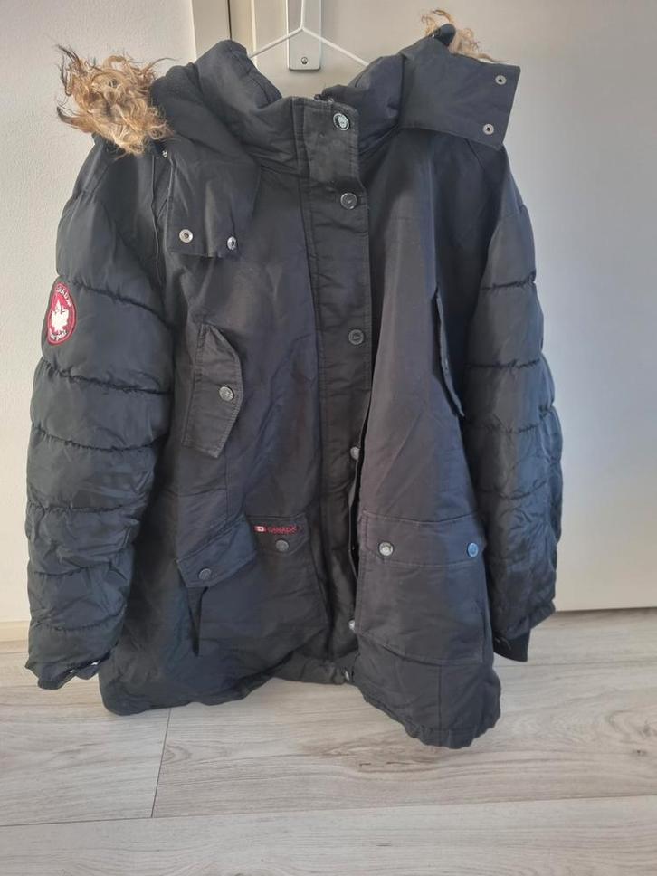 Mooie zwarte winterjas met rits en knopen., Kleding | Heren, Jassen | Winter, Zo goed als nieuw, Zwart, Ophalen